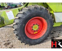 BV15821 Claas Dominator 68