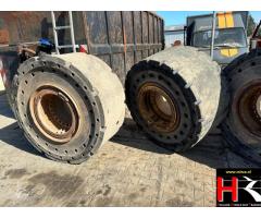 EQ20425 Solid rubber tires (gummi)