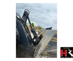 BV44326 Volvo L180E