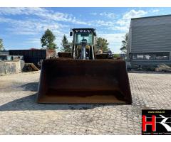 BV45526 Volvo L150